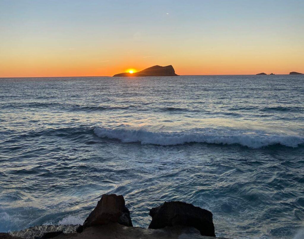 Winter Paradise Ibiza 2026/2027 invites you to unwind, enjoy seasonal food and connect with others during a unique winter retreat.